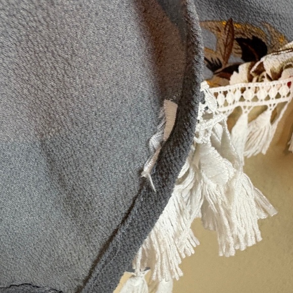 Umgee Gray Floral Kimono w/ Fringe Tassels w/ Open Front & Short Dolman Sleeves - Picture 7 of 7